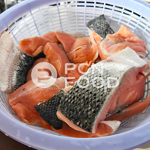 เนื้อคอแซลมอนหั่นชิ้น (Skin On) ตัดแต่งเนื้อส่วนคอปลาแซลมอนแบบหั่นชิ้น